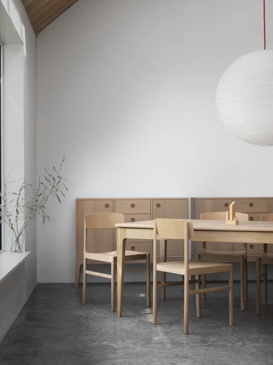 Mavis Dining Tables*Höllviken dining table, oak, white pigmented matte lacquer Beige