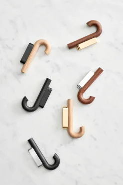 Gejst Clothes Hooks & Hangers*Hook hook mini 13.3 cm, Oak-brass BrownGold-coloured