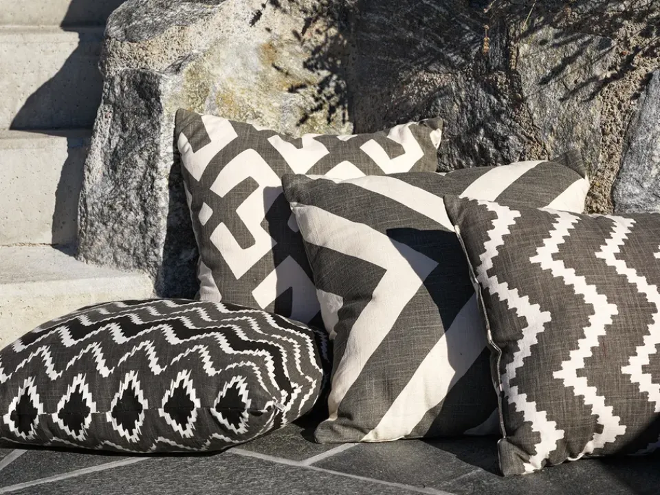 Chhatwal & Jonsson Garden Details & Accessories*Impal Outdoor cushion, /off white. 50 cm Grey