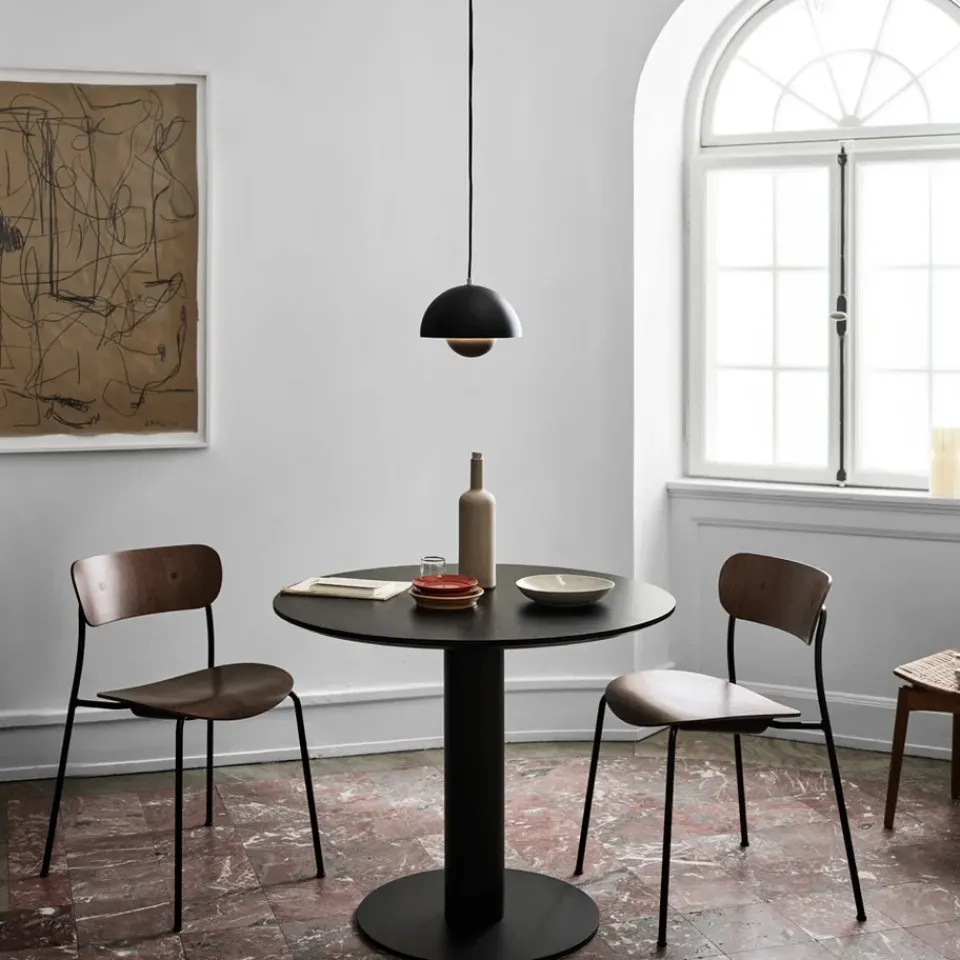 &Tradition Dining Tables*In Between SK11 dining table, lacquered oak. matte metal stand Black