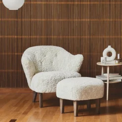 Audo Copenhagen Armchairs & Footstools*Ingeborg armchair set, Fabric sahcozero , incl. footstool, legs smoked oak Beige