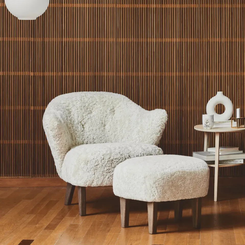 Audo Copenhagen Armchairs & Footstools*Ingeborg armchair set, Fabric sahcozero , incl. footstool, legs smoked oak Beige