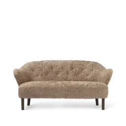 Audo Copenhagen Sofas*Ingeborg 2.5-seat sofa, Sheepskin sahara. leg oak smoked Brown