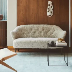 Audo Copenhagen Sofas*Ingeborg 2.5-seat sofa, Sheepskin moonlight-leg oak smoked White