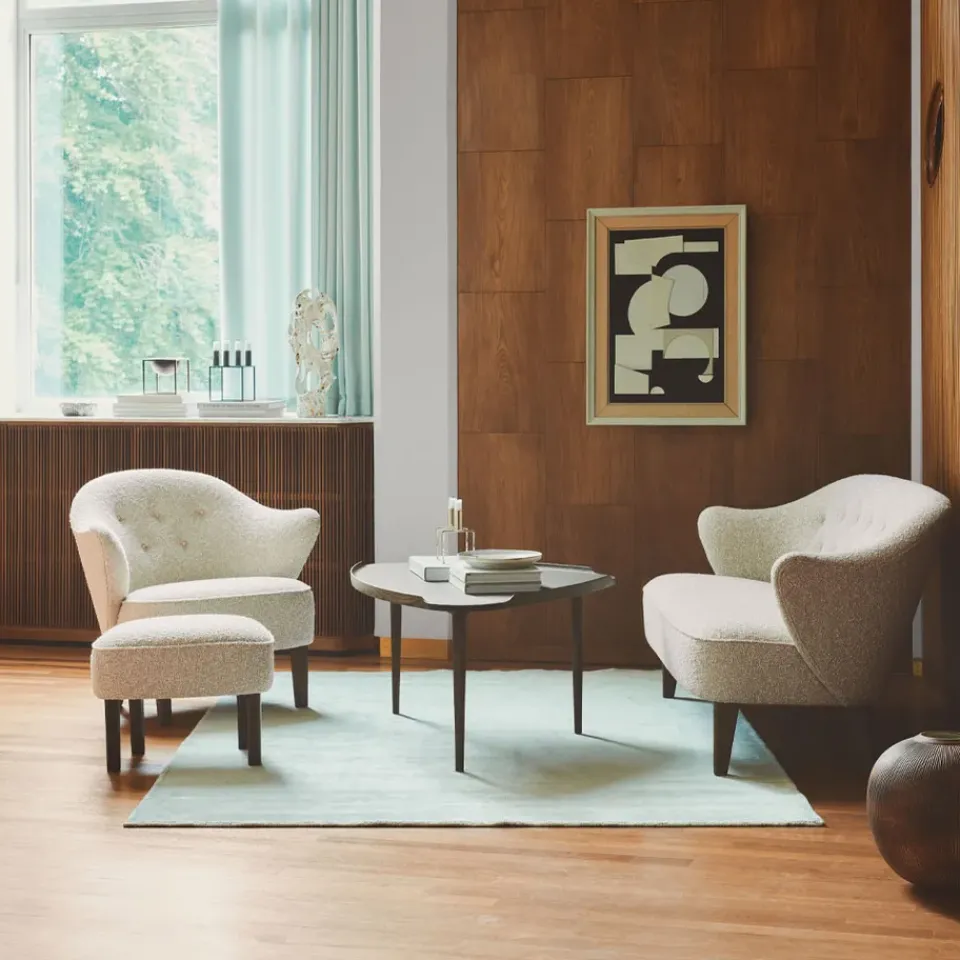 Audo Copenhagen Sofas*Ingeborg 2.5-seat sofa, Sheepskin moonlight-leg oak smoked White