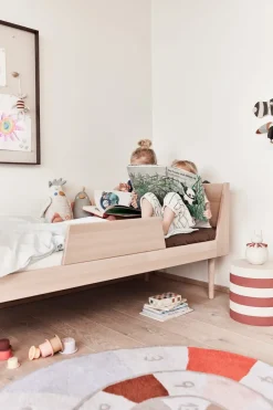 OYOY Children's Chairs|Children's Chairs*Iro stackable stool, Vanilla-nutmeg WhitePink