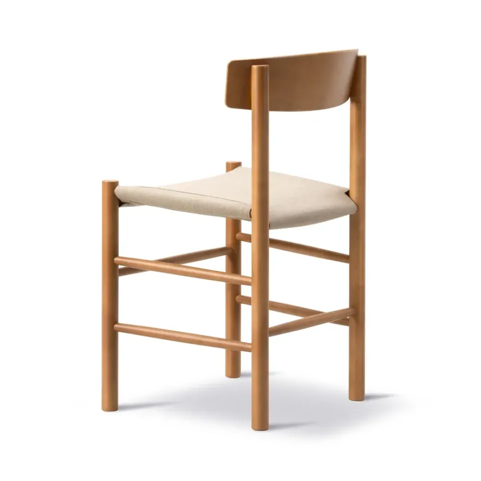 Fredericia Furniture Chairs*J39 chair, Vintage lacquered beech-canvas natural Beige