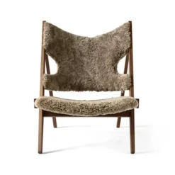 Audo Copenhagen Armchairs & Footstools*Knitting lounge chair, Sheepskin sahara, walnut legs Brown