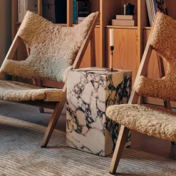 Audo Copenhagen Armchairs & Footstools*Knitting lounge chair, Sheepskin sahara, walnut legs Brown