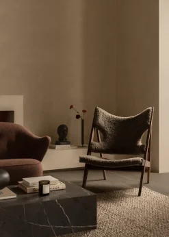 Audo Copenhagen Armchairs & Footstools*Knitting lounge chair, Sheepskin sahara, walnut legs Brown