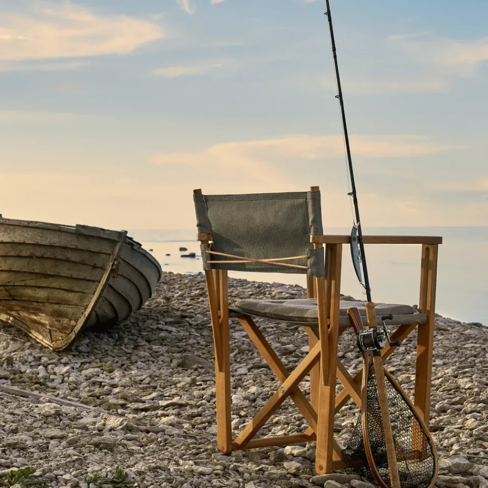 Skargaarden Seating*Kryss Lounge armchair, Agora Nautic navy , teak Blue