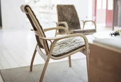 Swedese Armchairs & Footstools*Laminett arm chair white pigmented oak/sheep skin, Scandinavian Grey (grey) Beige