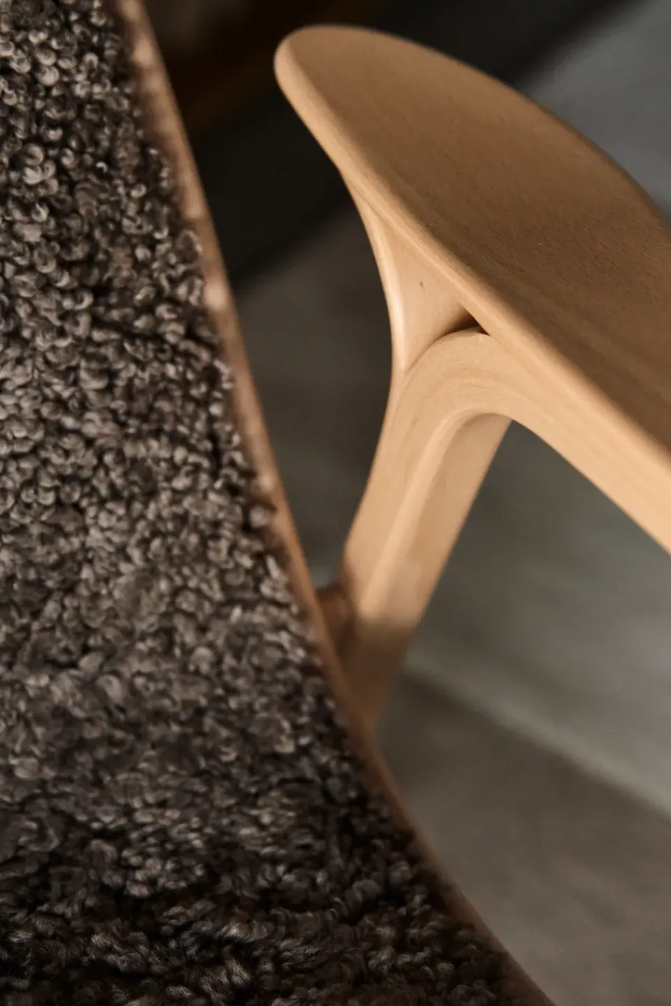Swedese Armchairs & Footstools*Lamino arm chair laquered beech/sheep skin, Sahara (nougat brown) Beige