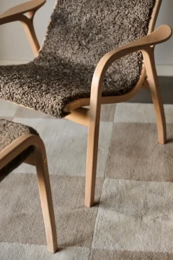 Swedese Armchairs & Footstools*Lamino arm chair laquered beech/sheep skin, Sahara (nougat brown) Beige