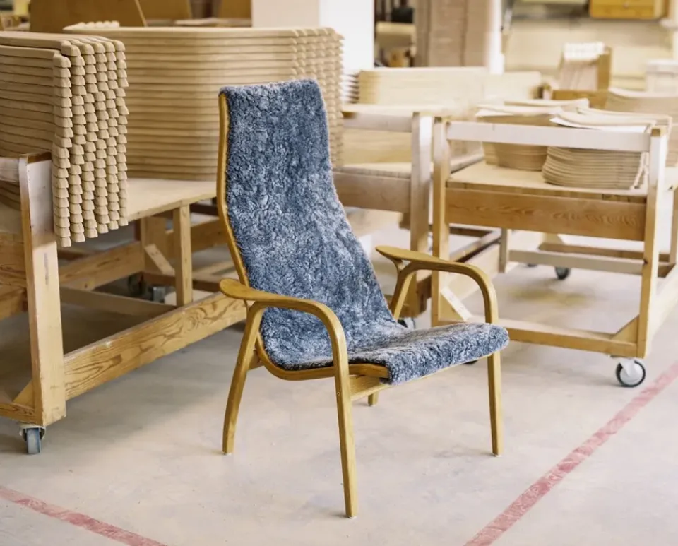 Swedese Armchairs & Footstools*Lamino arm chair laquered beech/sheep skin, Charcoal (dark grey) BeigeGrey