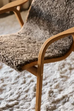 Swedese Armchairs & Footstools*Lamino arm chair oiled oak/sheep skin, Sahara (nougat brown) Beige