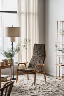 Swedese Armchairs & Footstools*Lamino arm chair oiled oak/sheep skin, Sahara (nougat brown) Beige
