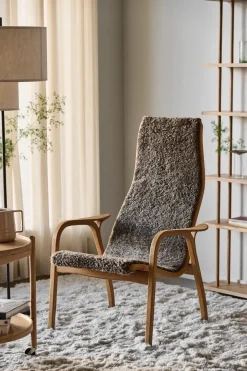 Swedese Armchairs & Footstools*Lamino arm chair oiled oak/sheep skin, Sahara (nougat brown) Beige