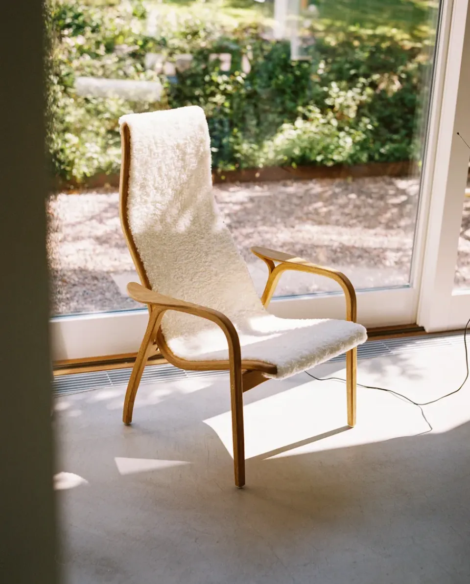 Swedese Armchairs & Footstools*Lamino arm chair oiled oak/sheep skin, Off white (white) Beige