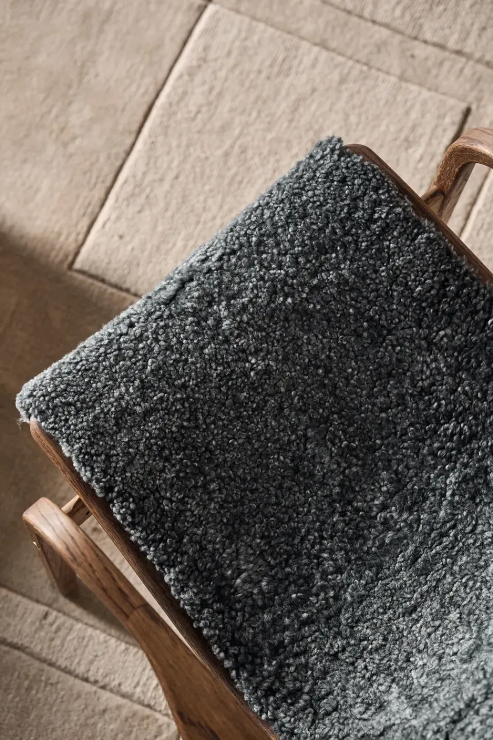 Swedese Armchairs & Footstools*Lamino armchair and footstool oak/sheepskin Special Edition, Rubio Monocoat Chocolate-Charcoal Grey