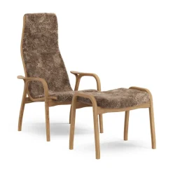 Swedese Armchairs & Footstools*Lamino armchair and footstool oiled oak/sheepskin, Sahara (nougat-) Brown