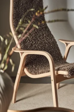 Swedese Armchairs & Footstools*Lamino armchair and footstool varnished beech/sheepskin, Sahara (nougat-) Brown