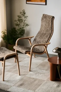 Swedese Armchairs & Footstools*Lamino armchair and footstool varnished beech/sheepskin, Sahara (nougat-) Brown