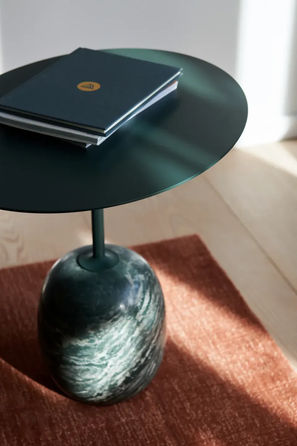&Tradition Side Tables*Lato LN9 side table, Deep -Verde Alpi Marble Green