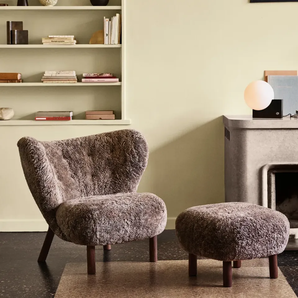 &Tradition Armchairs & Footstools*Little Petra ATD1 footstool, Sheepskin moonlight-oiled walnut legs White