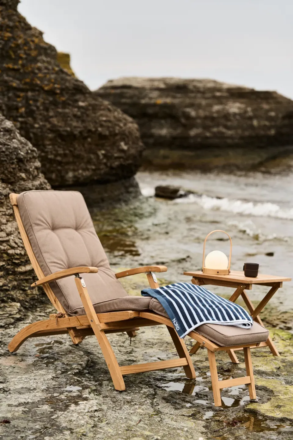 Stockamöllan Seating*Lobby deck chair, Incl. tray and rain cover White