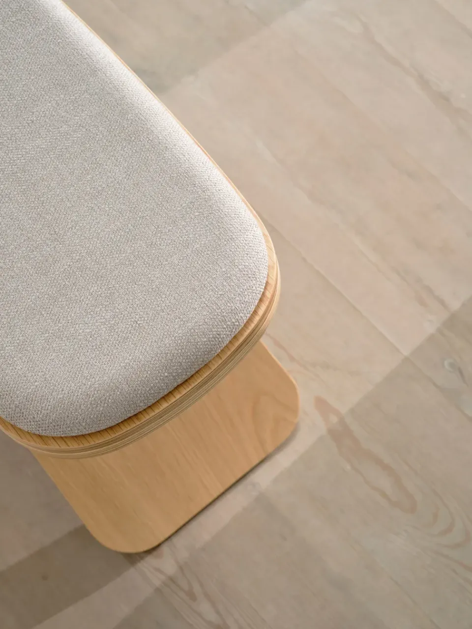 Gejst Stools*Luno stool 48x28x72 cm, Oak- textile Beige