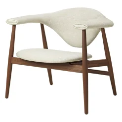 GUBI Armchairs & Footstools*Masculo lounge chair, Eero special FR 106-walnut Beige