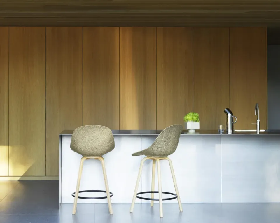 Normann Copenhagen Bar Stools*Mat Bar Chair bar stool 65 cm, Seaweed-beech-black steel Beige