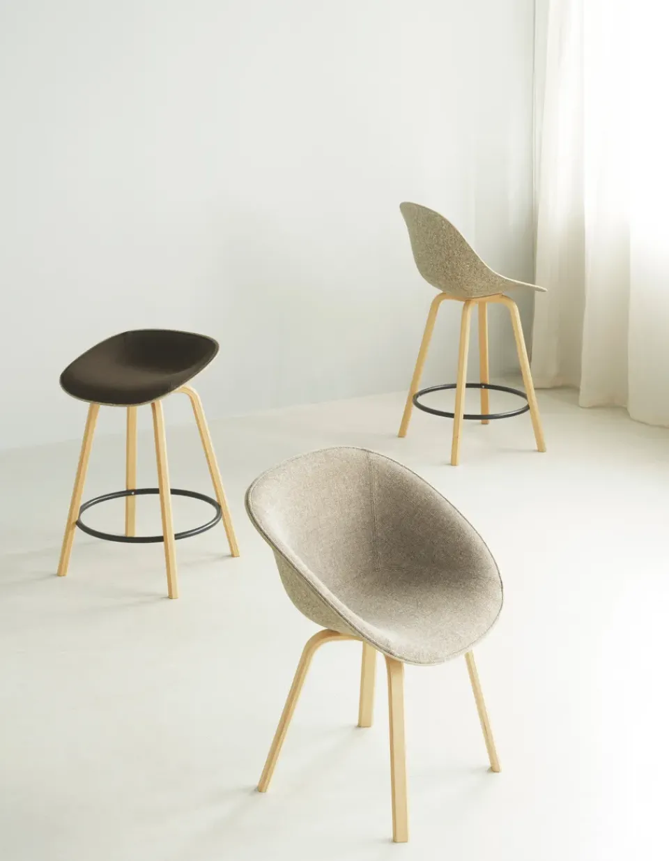 Normann Copenhagen Bar Stools*Mat Bar Chair bar stool 65 cm, Hemp-beech-black steel Beige