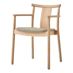 Audo Copenhagen Chairs*Merkur arm chair with cushion, Oak-Hallingdal 0200 Beige