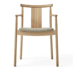 Audo Copenhagen Chairs*Merkur arm chair with cushion, Oak-Hallingdal 0200 Beige
