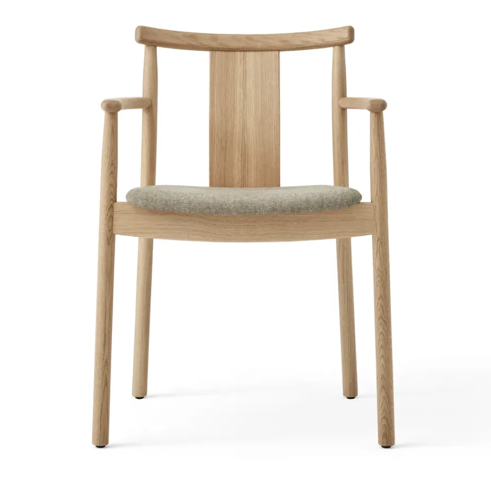 Audo Copenhagen Chairs*Merkur arm chair with cushion, Oak-Hallingdal 0200 Beige