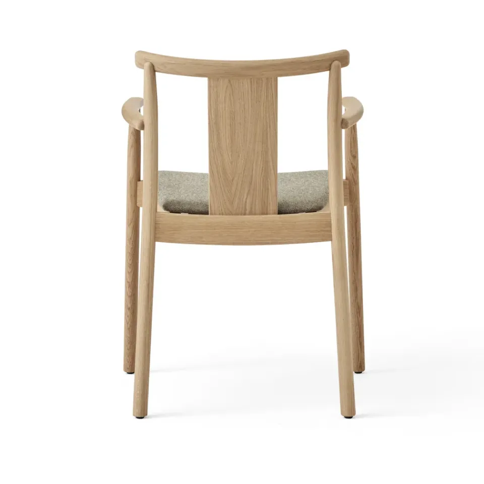 Audo Copenhagen Chairs*Merkur arm chair with cushion, Oak-Hallingdal 0200 Beige