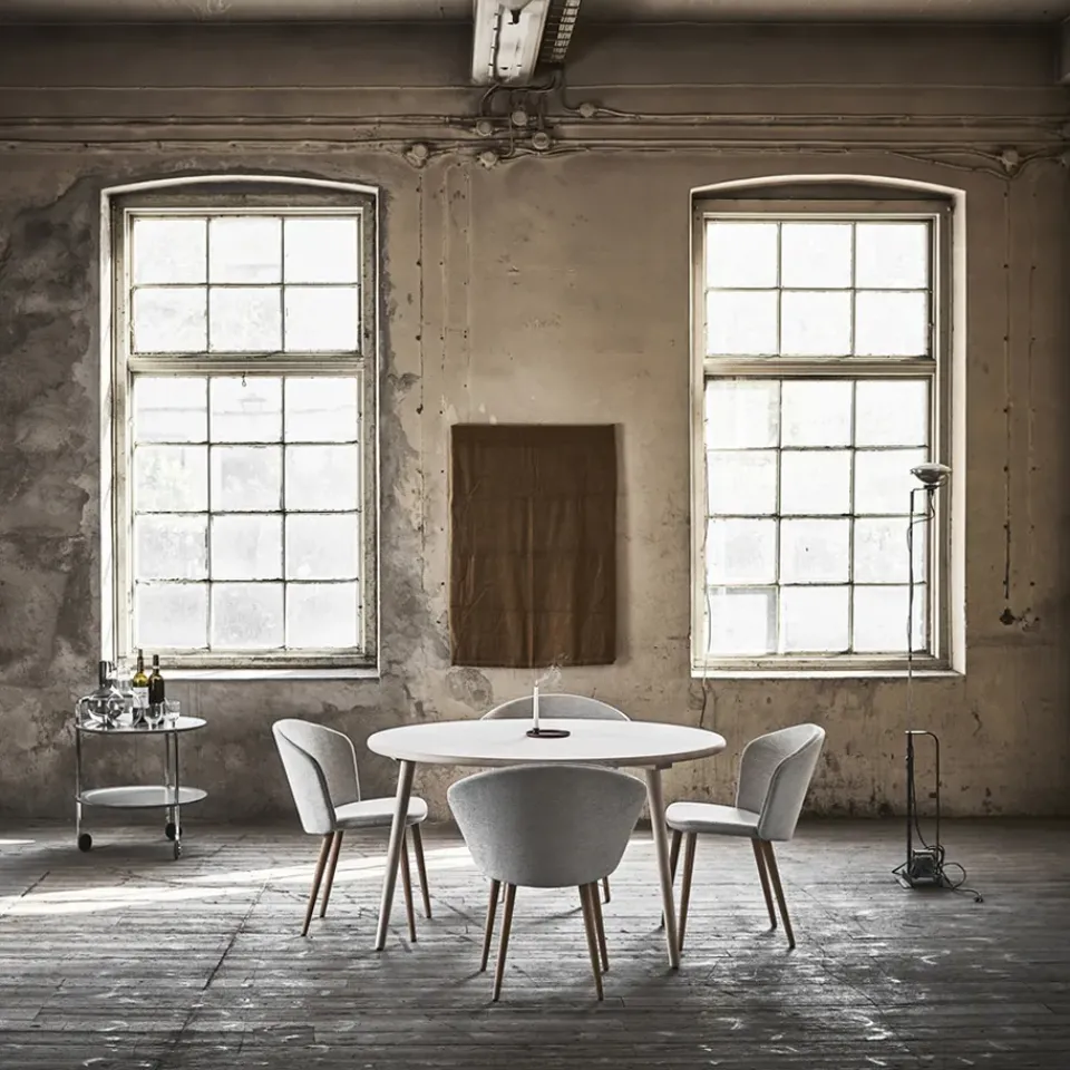 Stolab Dining Tables*Miss Tailor dining table round Ø130 cm, Birch light matt lacquered. fixed disk Beige
