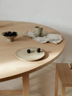 MOEBE Dining Tables*round dining table Ø140 x73.2 cm, Oak Brown