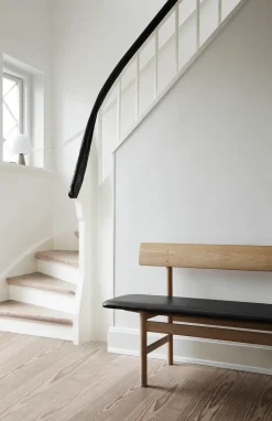 Fredericia Furniture Benches*Mogensen 3171 bench, Leather omni 307-waxed oak BeigeBrown