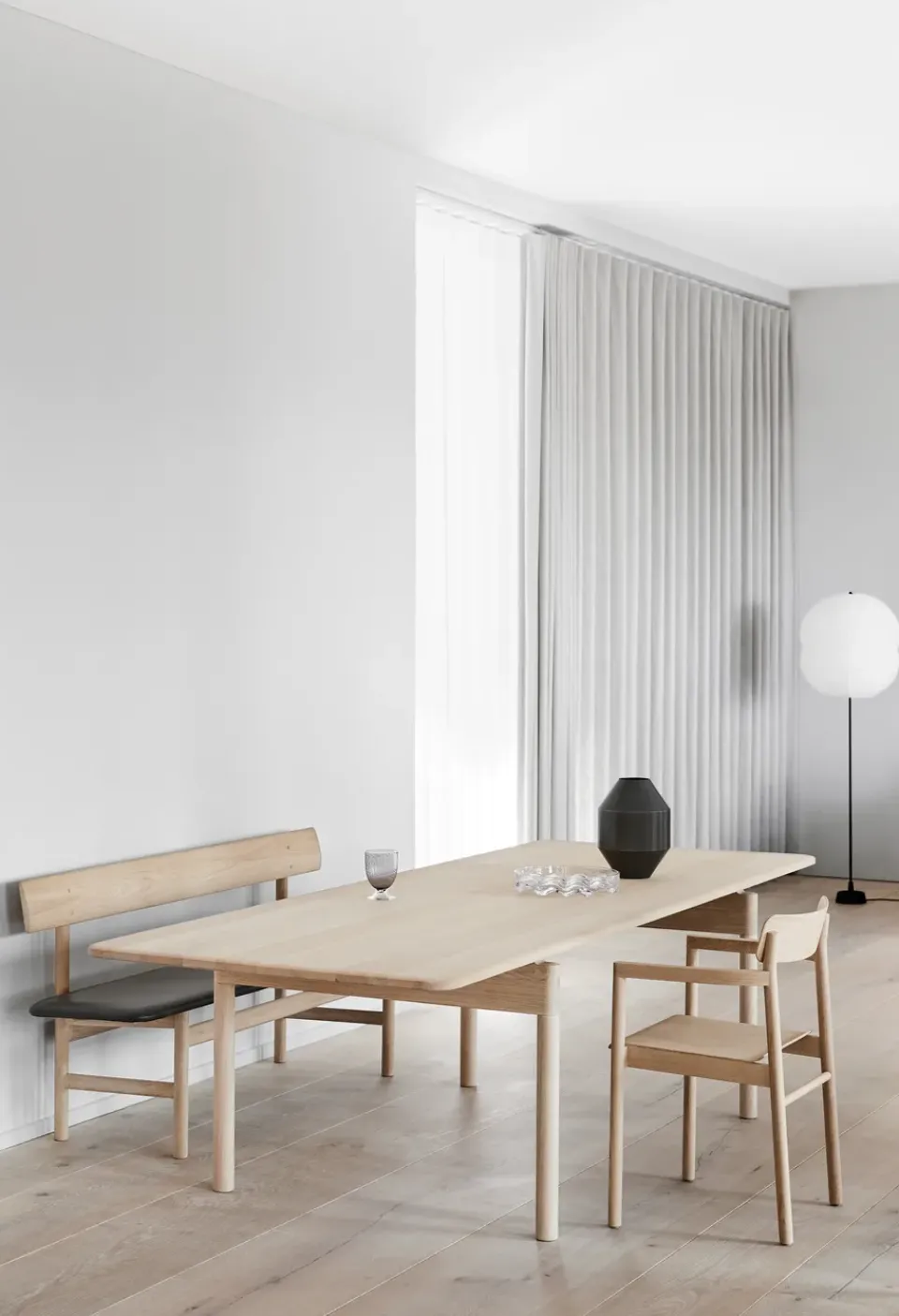 Fredericia Furniture Benches*Mogensen 3171 bench, Leather omni 307-waxed oak BeigeBrown