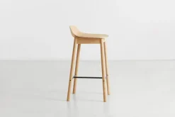Woud Bar Stools*Mono barstool 65 cm, White pigmented oak Beige