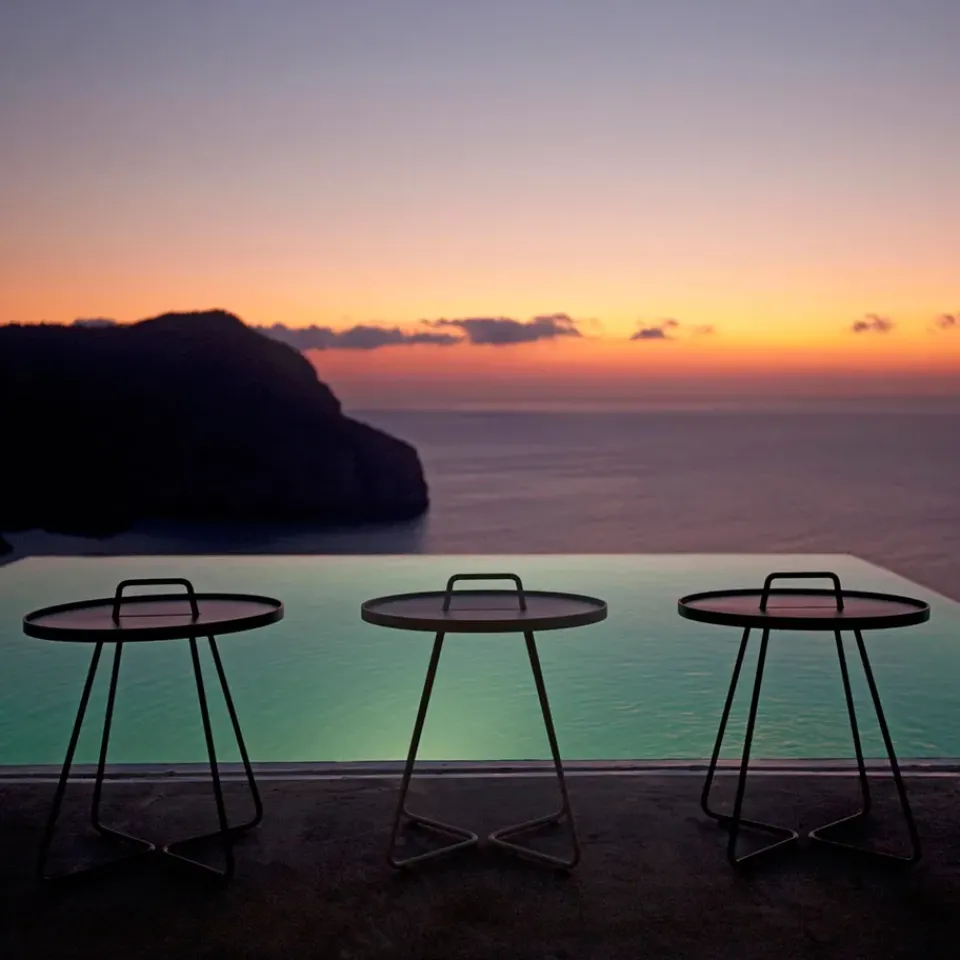 Cane-line Table For Outdoor Use*On the move table Ø44 cm, Taupe Beige