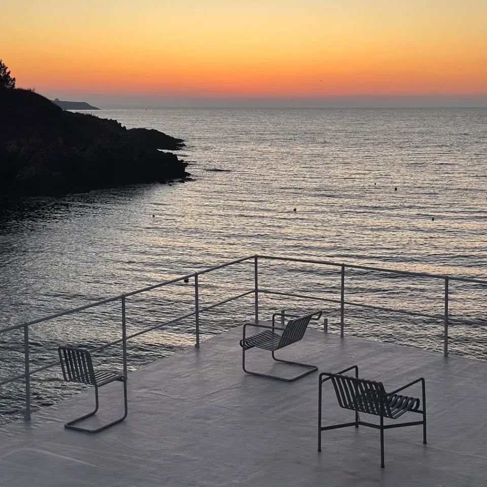 HAY Balcony Furniture*Palissade Cantilever chair, Hot galvanised steel Silver-coloured