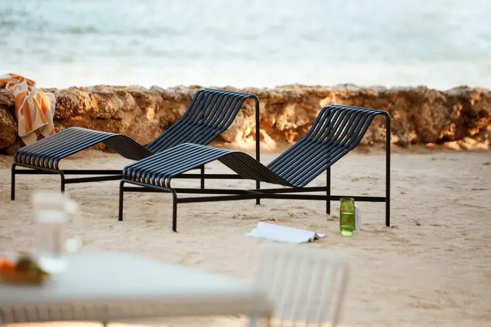 HAY Seating|Garden Sofas & Garden Benches*Palissade chaise lounge, Anthracite BlackGrey