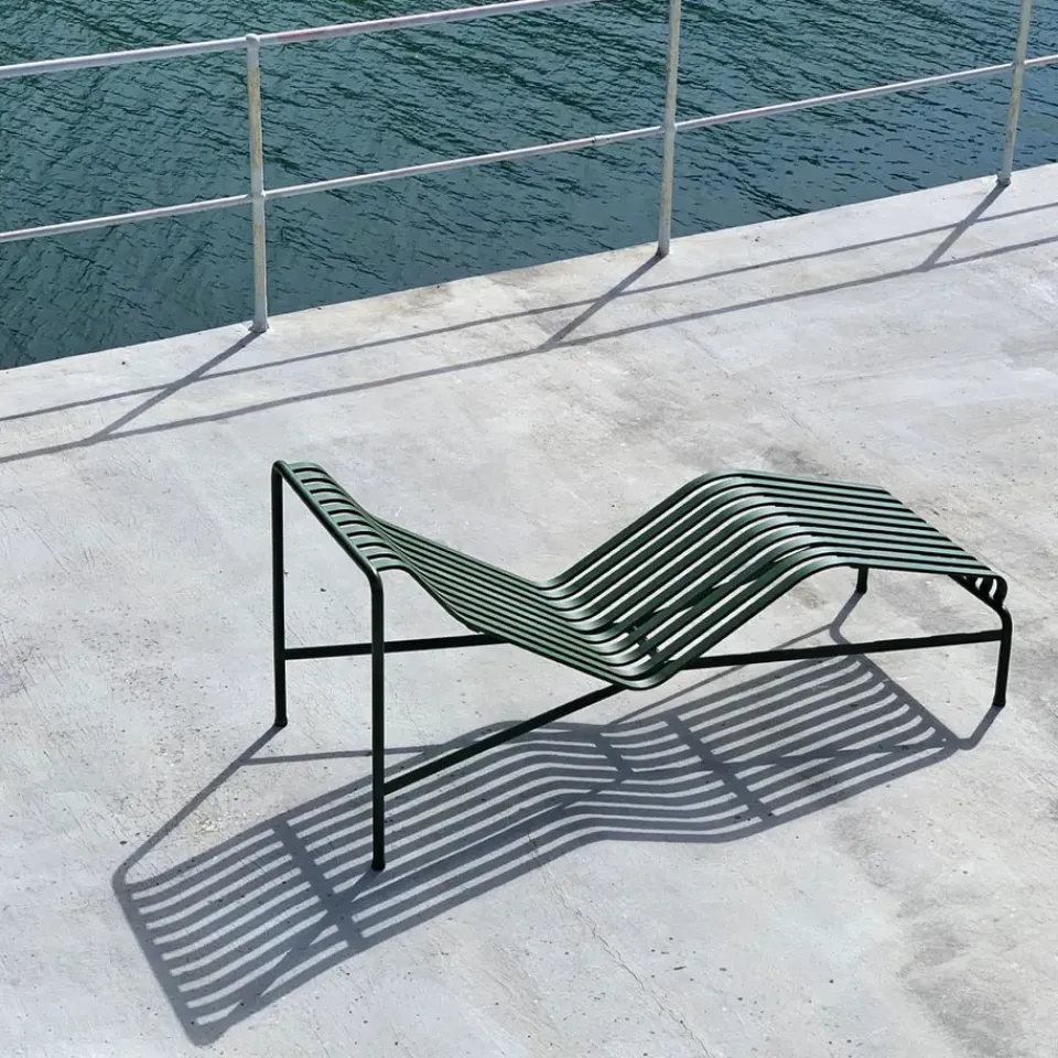 HAY Seating|Garden Sofas & Garden Benches*Palissade chaise lounge, Hot galvanized Silver-coloured