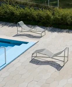 HAY Seating|Outdoor Lounge Furniture*Palissade chaise lounge, Sky Grey