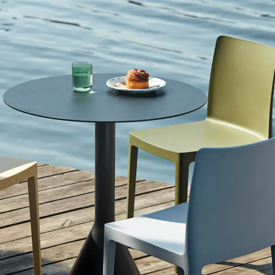 HAY Balcony Furniture*Palissade Cone round coffee table, Anthracite, ø70 BlackGrey