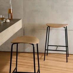 &Tradition Bar Stools*Pavilion AV38 bar stool 79 cm, Black-lacquered oak Brown